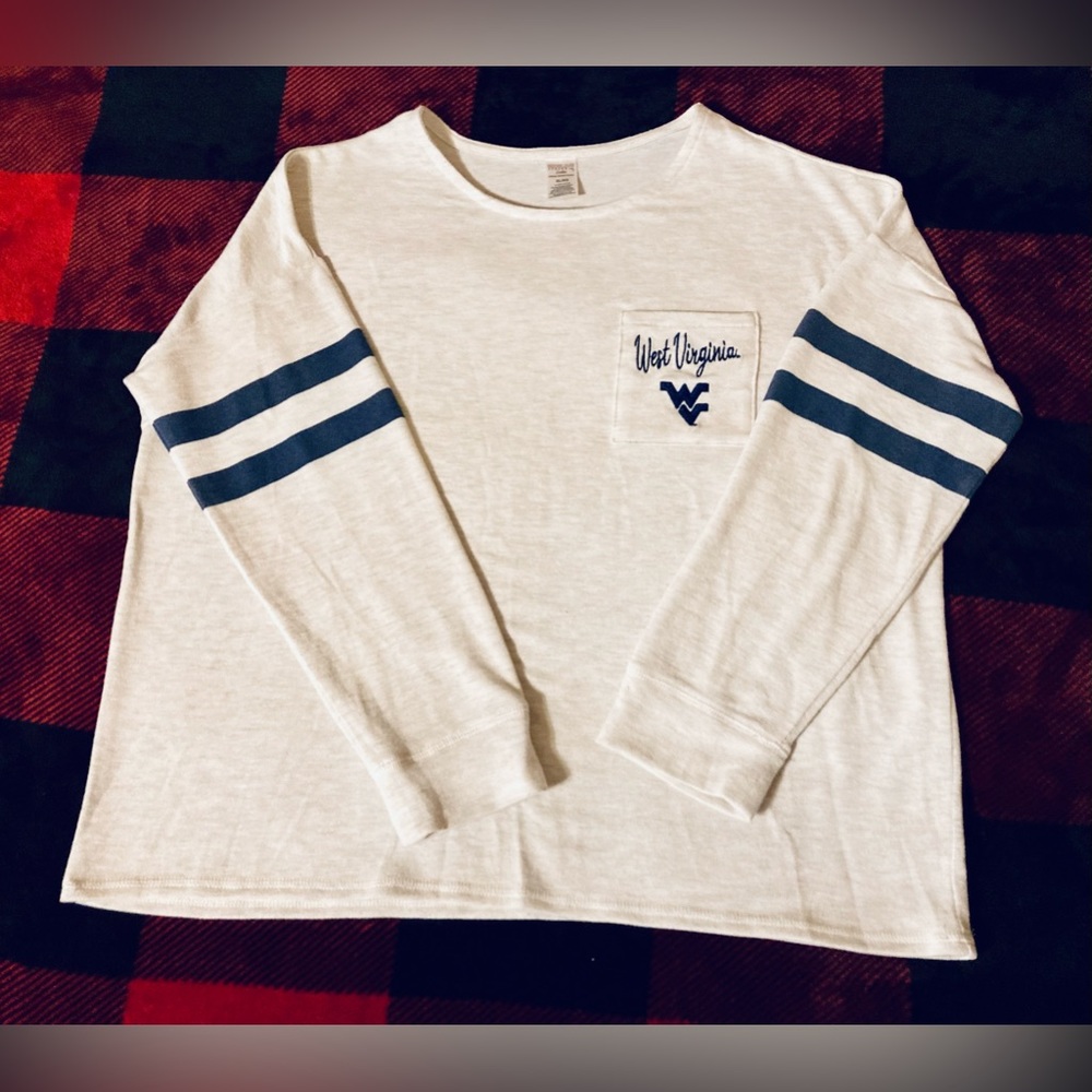 NWOT Women’s sz XL Sideline Apparel WVU Shirt
